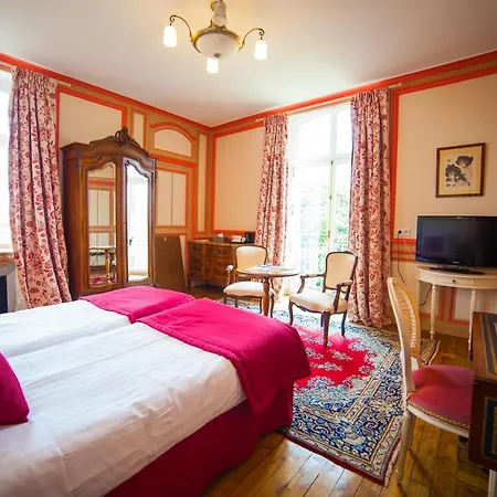 Chateau Du Colombier 4*