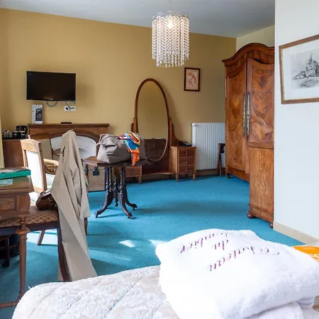 Chateau Du Colombier Hotel 4*